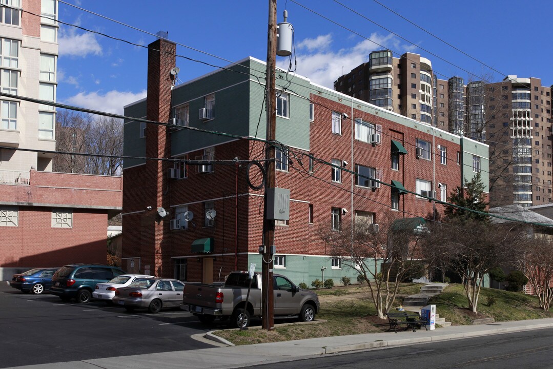 1523 Fairfax Dr in Arlington, VA - Building Photo