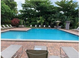 801 S Federal Hwy, Unit 306 in Pompano Beach, FL - Building Photo