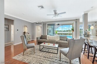 7090 Lone Oak Blvd in Naples, FL - Building Photo - Building Photo