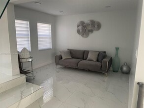 10383 SW 138th Pl in Miami, FL - Building Photo - Building Photo