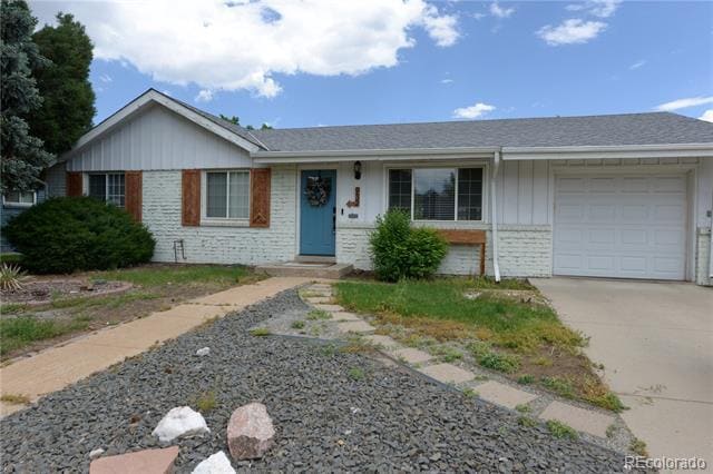 property at 932 S Holly St