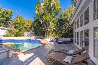 3245 Provon Ln in Los Angeles, CA - Building Photo - Building Photo