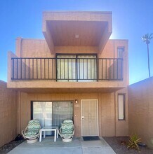 2353 Los Patos Dr in Palm Springs, CA - Building Photo - Building Photo