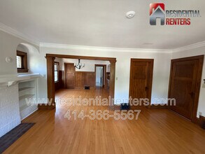 4435 N Cramer St in Shorewood, WI - Building Photo - Building Photo