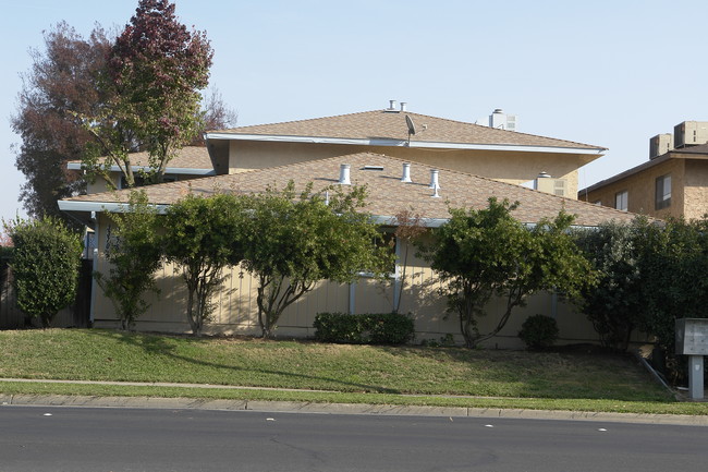 3370 R St in Merced, CA - Building Photo - Building Photo