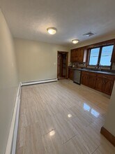 33 Lafayette St, Unit 2 in Arlington, MA - Building Photo - Building Photo