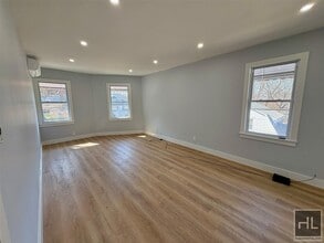 13 Monroe St in Yonkers, NY - Building Photo - Building Photo