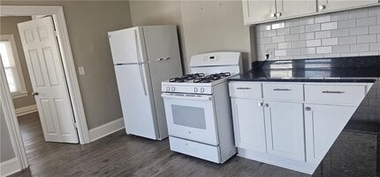 80 Serrel Sweet Rd in Johnston, RI - Building Photo - Building Photo