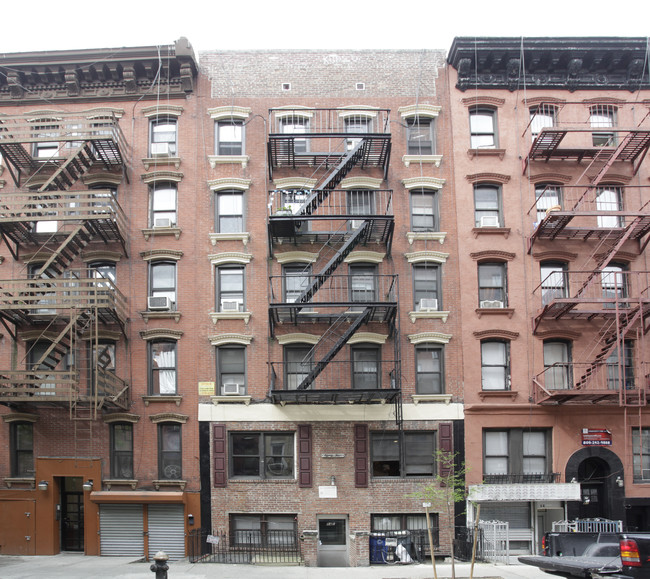 84 E 3rd St in New York, NY - Building Photo - Building Photo