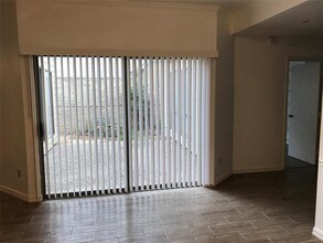17211 Meadow Butte Dr in Houston, TX - Foto de edificio - Building Photo