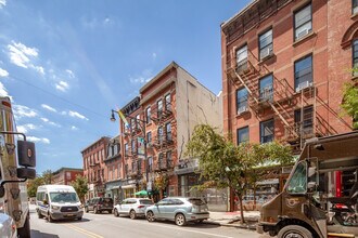 180 5th Ave in Brooklyn, NY - Foto de edificio - Building Photo