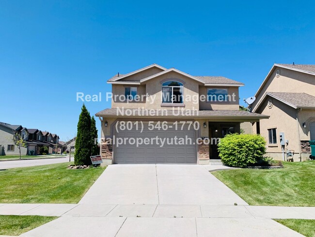 1677 N 25 E in Layton, UT - Building Photo - Building Photo