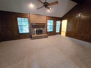 2204 Shady Park Dr in Arlington, TX - Building Photo - Building Photo