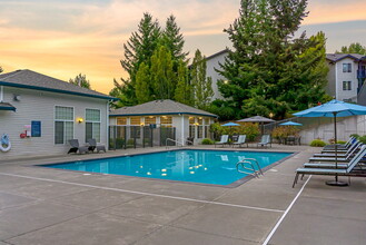 Forestview in Renton, WA - Foto de edificio - Building Photo