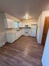 2218-2220 Peters Dr in Eau Claire, WI - Building Photo - Building Photo