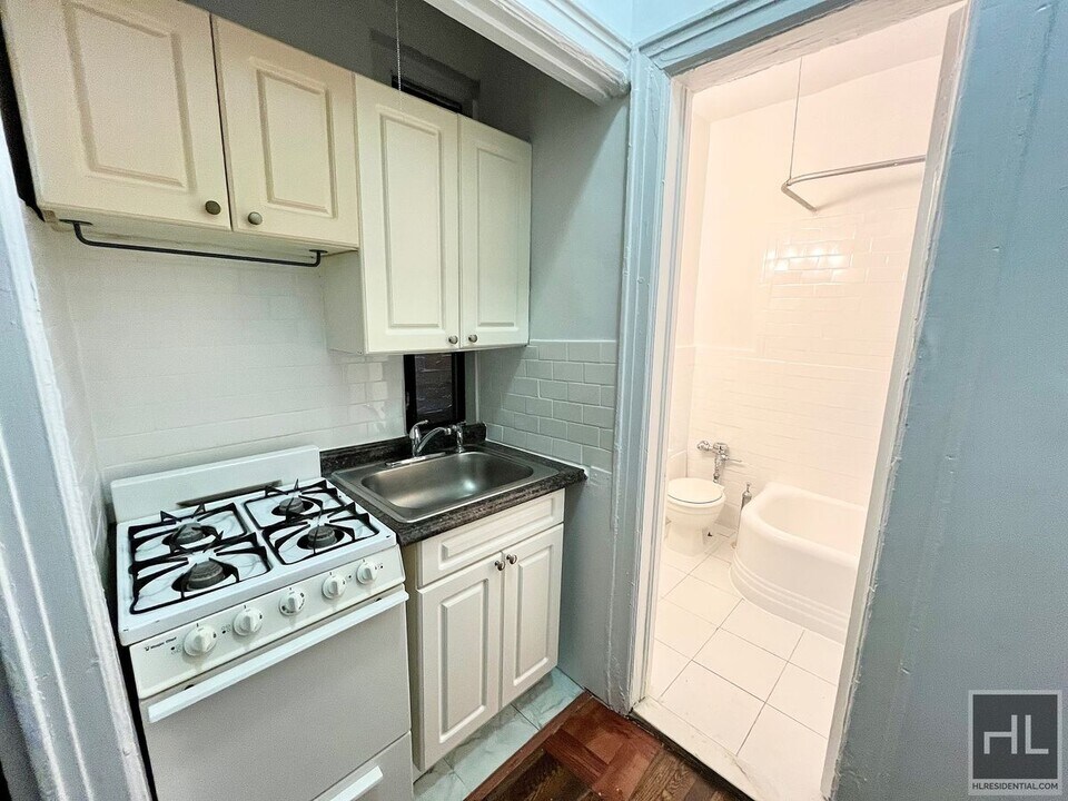 EAST 58 STREET in New York, NY - Building Photo