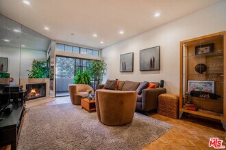 200 N Swall Dr-Unit -302 in Beverly Hills, CA - Building Photo - Building Photo