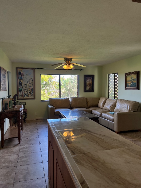 15-2000-2000 19th Ave