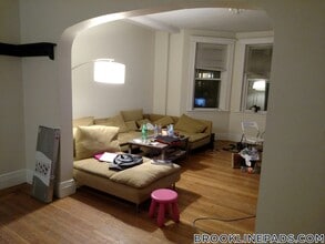 16 Euston St in Brookline, MA - Foto de edificio - Building Photo