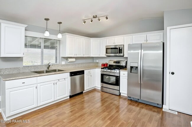 property at 2518 Hilltop Rd