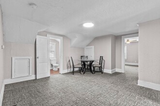 1412 Arrow Ave, Unit 2 in Anderson, IN - Building Photo - Building Photo