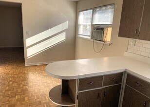 216 9th Ave in La Grange, IL - Foto de edificio - Building Photo