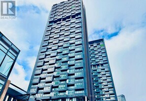 1 Quarrington Lane in North York, ON - Building Photo