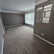 14611 Jacob Ave in Eastpointe, MI - Foto de edificio - Building Photo