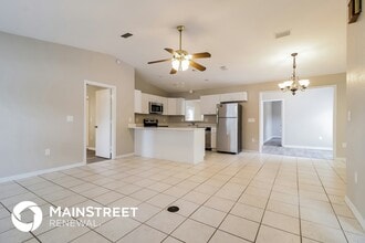 136 E Grace St in DeLand, FL - Foto de edificio - Building Photo