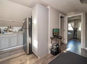 3469 Bessie St, Unit B in Norfolk, VA - Foto de edificio - Building Photo