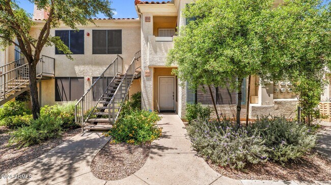 9990 N Scottsdale Rd in Paradise Valley, AZ - Building Photo - Building Photo