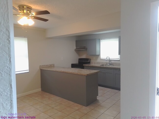 7921 NW 44th Ct, Unit 2 in Coral Springs, FL - Foto de edificio - Building Photo