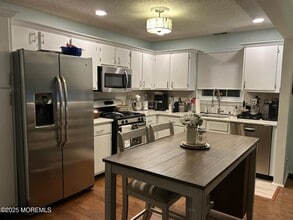 182 Tulip Ln in Freehold, NJ - Building Photo - Building Photo