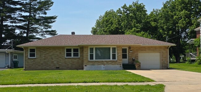 property at 1532 S Seminary St