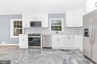 5086 Durham Rd W in Columbia, MD - Building Photo - Building Photo
