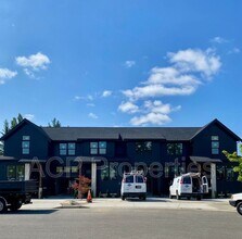 1318 Bradley Ct in Lynden, WA - Foto de edificio - Building Photo