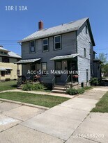 205 Valley Ave NW in Grand Rapids, MI - Building Photo