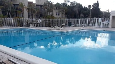 10855 SW 112th Ave in Miami, FL - Building Photo - Building Photo