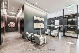 25 Richmond St E in Toronto, ON - Building Photo - Building Photo