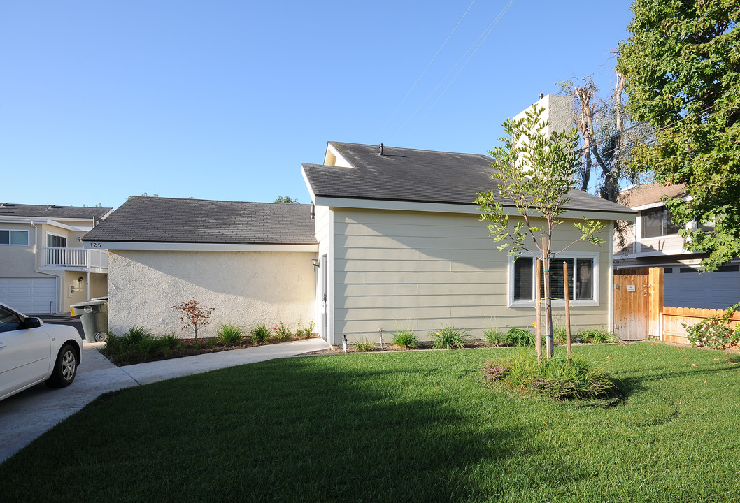 Wilson Street in Costa Mesa, CA - Building Photo