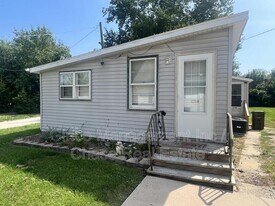 1224 N Cedar Rd in New Lenox, IL - Building Photo