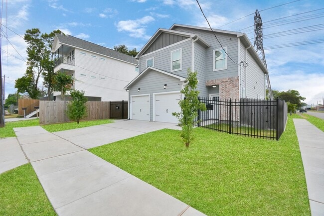 property at 3019 Elysian St
