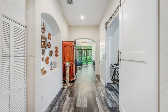 7666 SW 193rd Ln in Cutler Bay, FL - Foto de edificio - Building Photo