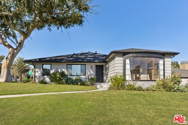 9125 David Ave in Los Angeles, CA - Building Photo - Building Photo