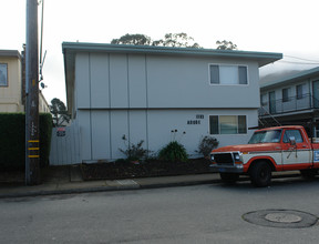 The Adobe Apartments in Pacifica, CA - Building Photo - Building Photo