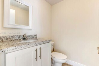 1620 NE 110th St in Miami, FL - Building Photo - Building Photo