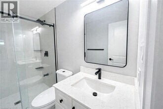 186 Blair Creek Dr in Kitchener, ON - Building Photo - Building Photo