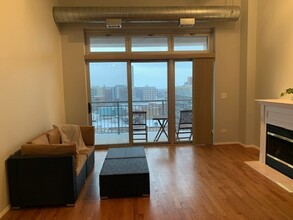 950 W Monroe St in Chicago, IL - Building Photo - Building Photo