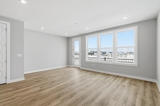 404 Elite St in Westfield, IN - Foto de edificio - Building Photo