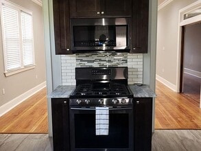 717 Perry St in Gretna, LA - Foto de edificio - Building Photo